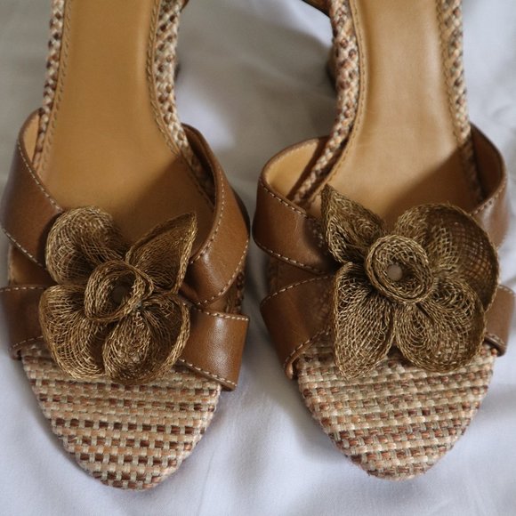 FIONI Woven Flower Wedge Heels Tan / Camel Size 7 - Picture 3 of 9